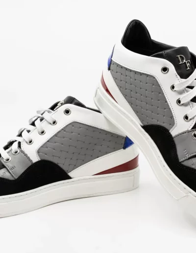 Packshot chaussures sport cuir multicolor
